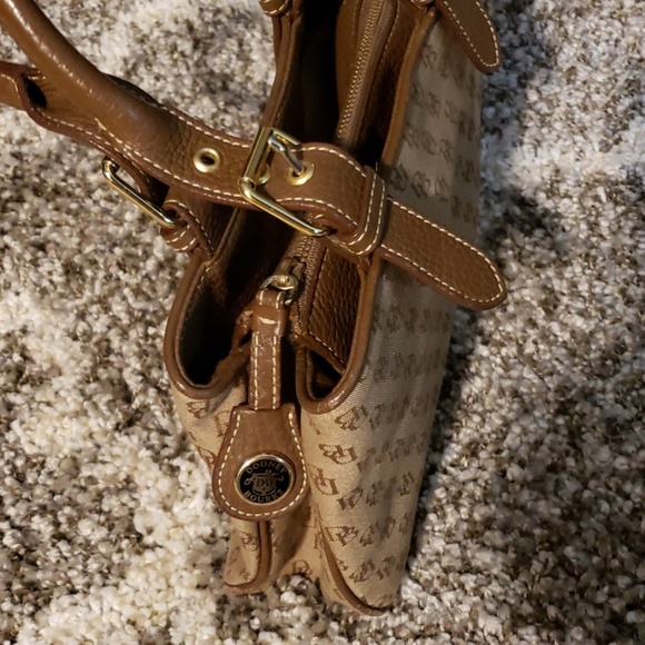 Dooney & Bourke handbag great size - Picture 3 of 8